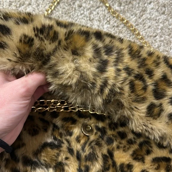 Fuzzy Cheetah Print Folding Purse - Picture 6 of 10